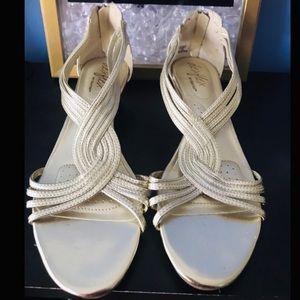 💛METALLIC GOLD HEELED SANDALS